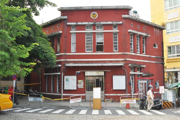 未整修前的頂街派出所